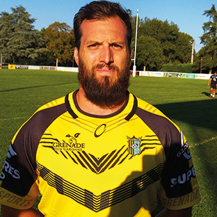 {poste.joueur.} {poste.joueur.}